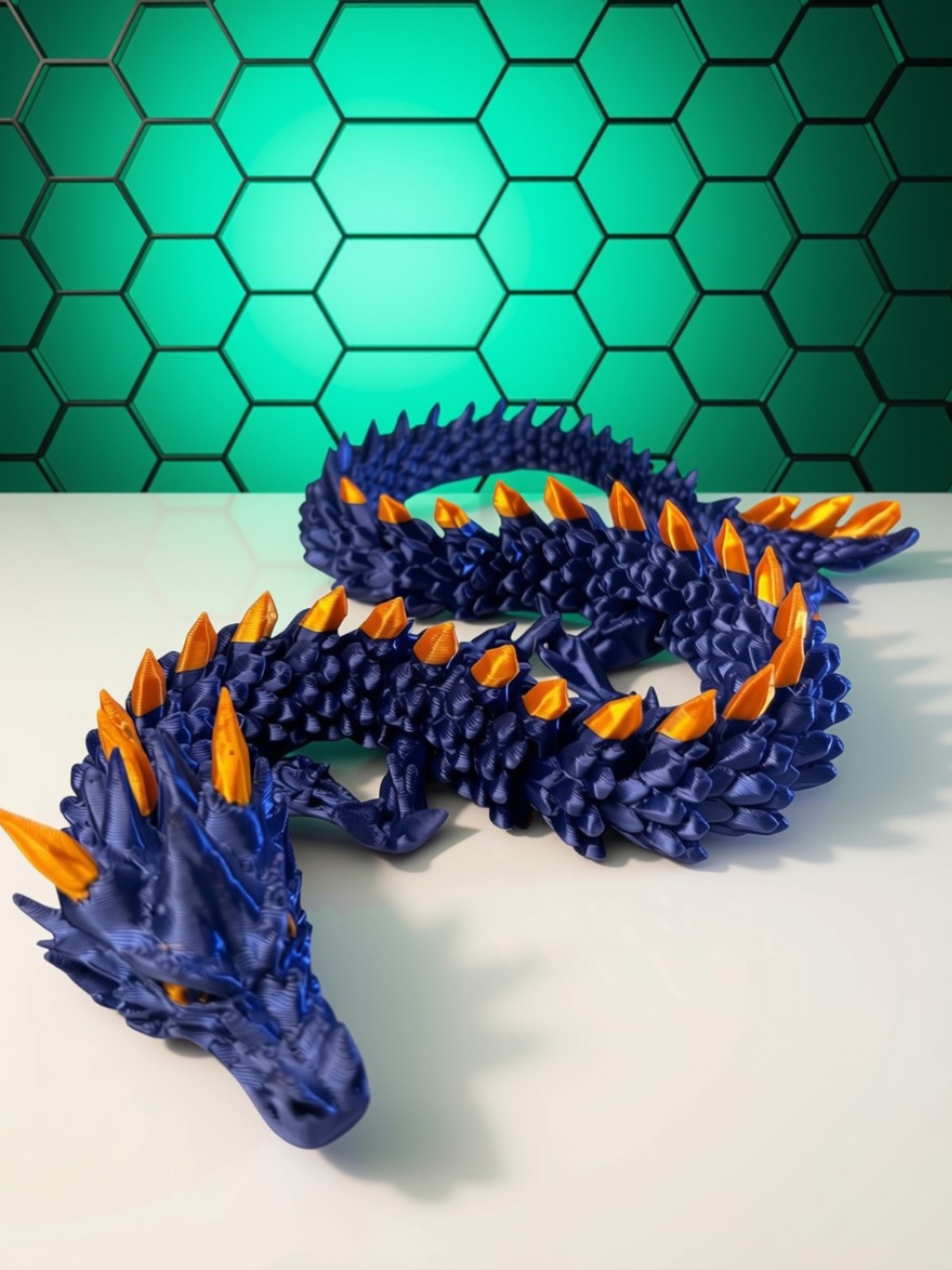 Dragão Articulado 3D – Azul e Laranja — ambiente