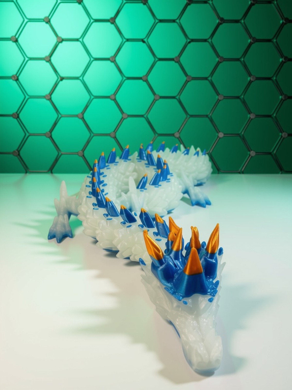 Dragão Articulado 3D Tricolor – Corpo Glow — ambiente